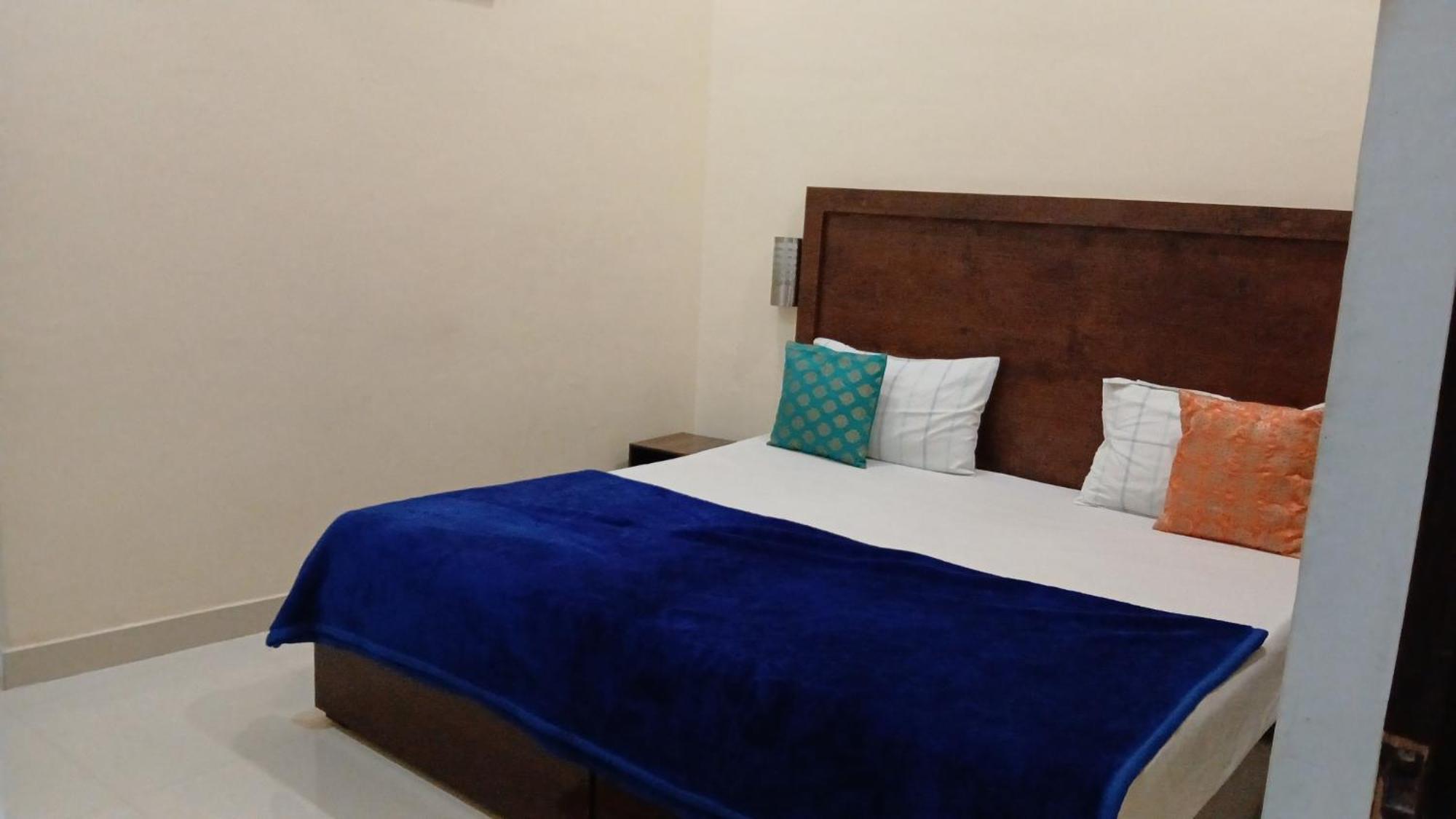 The Highvill Home Stay Khajurāho Екстериор снимка